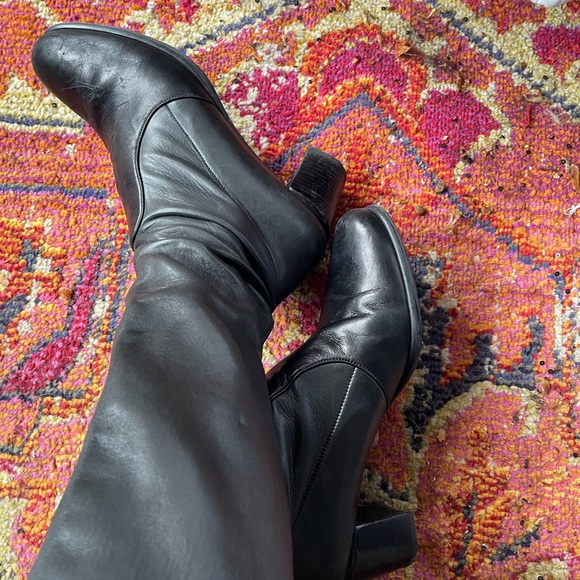 Stuart Weitzman boots - Picture 4 of 8